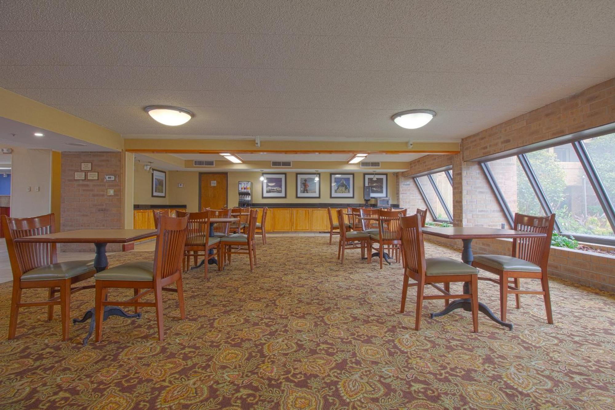 Tulsa Square Hotel Central, I-44 By Oyo Kültér fotó